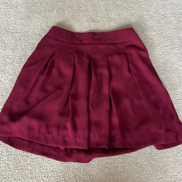 Maroon skirt - Picture 1 of 2